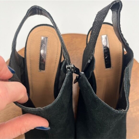 Tahari Mercy Black Leather Heel Sandal Women's 9.5M Peep Toe Sling Back Chunky - Picture 3 of 9